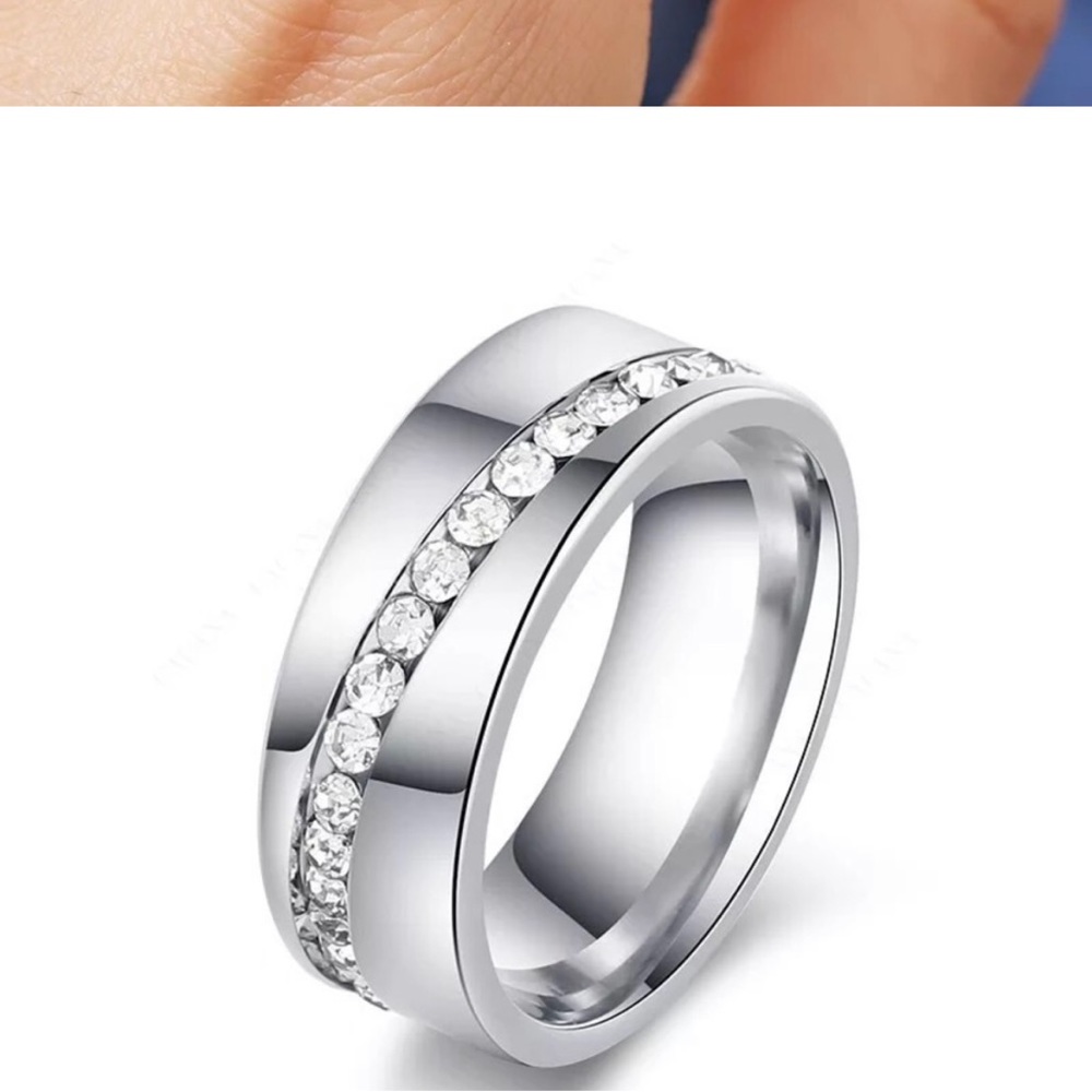 🎉 New Crystal Silver Stainless Steel Size 6 Ring